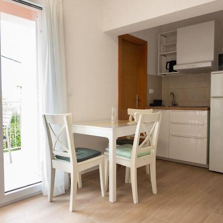Charming Apartments Duce Omiš Exteriör bild